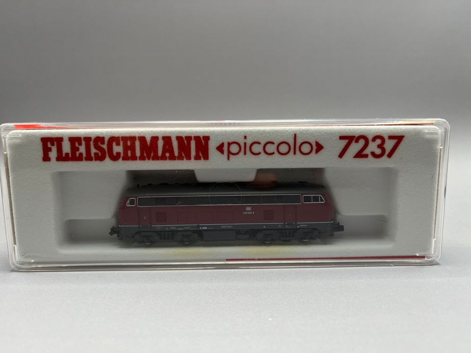 Diesellok BR 218 in rot, Fleischmann piccolo, Spur N in Hannover