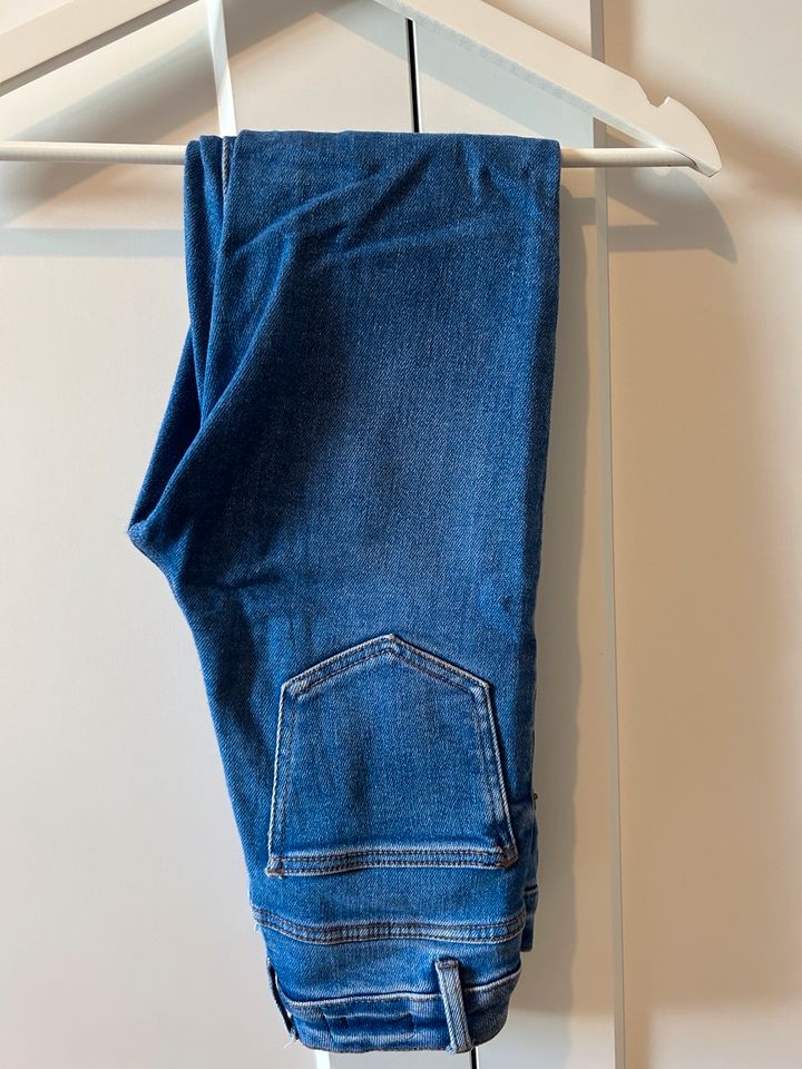 Verkaufe Jeans in der Größe XS/34 in Ebsdorfergrund