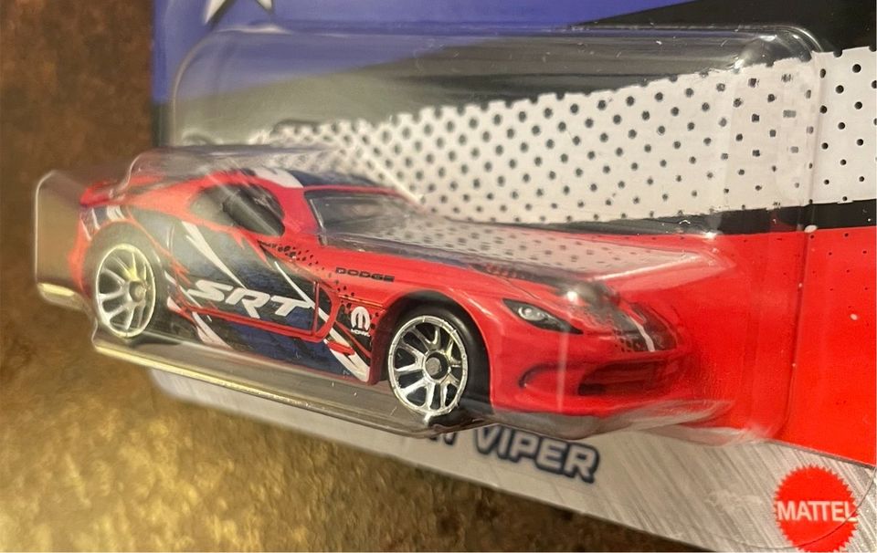 OVP Hot Wheels Stars & Stripes 2013 DODGE VIPER SRT 1:64 in Erfurt