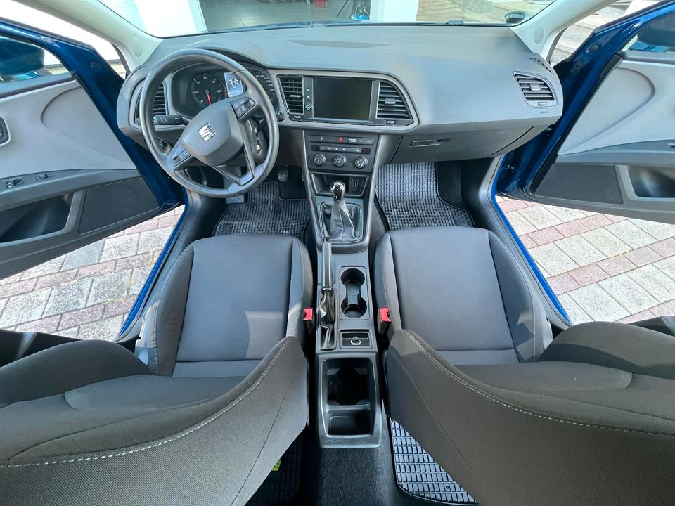 Seat Leon 1.6 TDI Style blau in Neukirchen bei Sulzbach Rosenberg