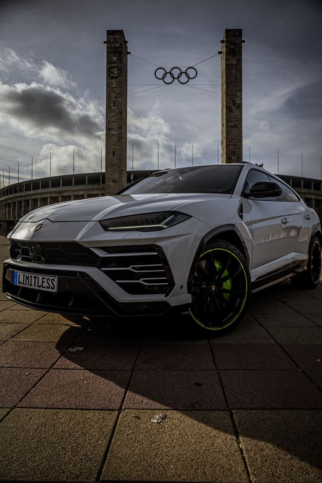 Lamborghini Urus mieten Lambo SUV Sportwagen Hochzeitsauto Exot in Berlin