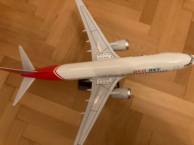 Flugzeugmodell NEU Maßstab 1:100 in Frankfurt am Main