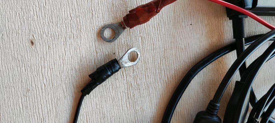 Garmin Halterung mit Kabel in Remscheid