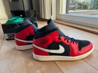 Jordan 1 Mid Red Fire Black White Malachite Gr 46 OVP Doublebox Nordrhein-Westfalen - Waldbröl Vorschau