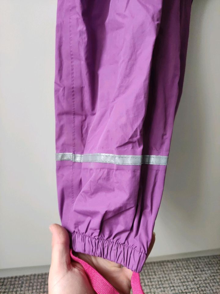 Regenhose Latzhose ungefüttert Gr.86/92 in Cottbus