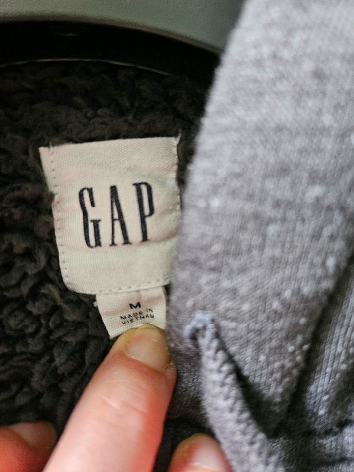 GAP Strickjacke in Wuppertal