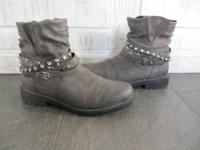 Tom Tailor Boots Stiefeletten Schuhe grau 40 wie NEU Niedersachsen - Soltau Vorschau