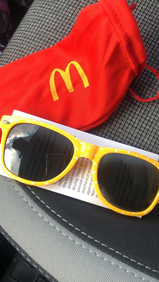 Mc Donalds Sonnenbrille in Neustadt in Holstein