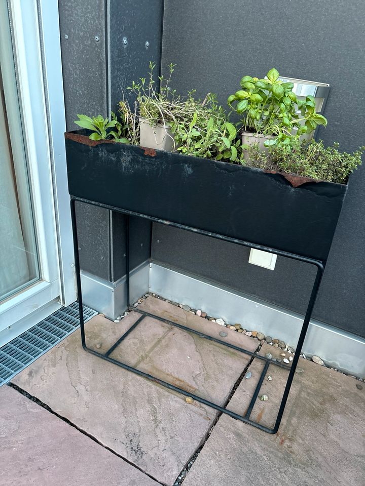 Ferm Living Plant Box in Tamm