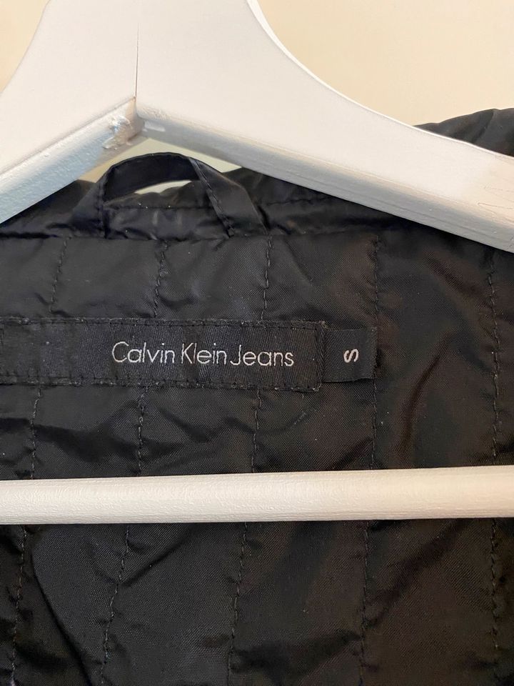 Jacke Calvin Klein in Freiburg im Breisgau