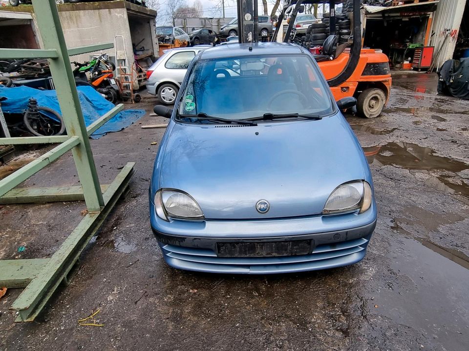 Fiat 600 Haube Türen Heckklappe Stoßstangen Spiegel in Duisburg