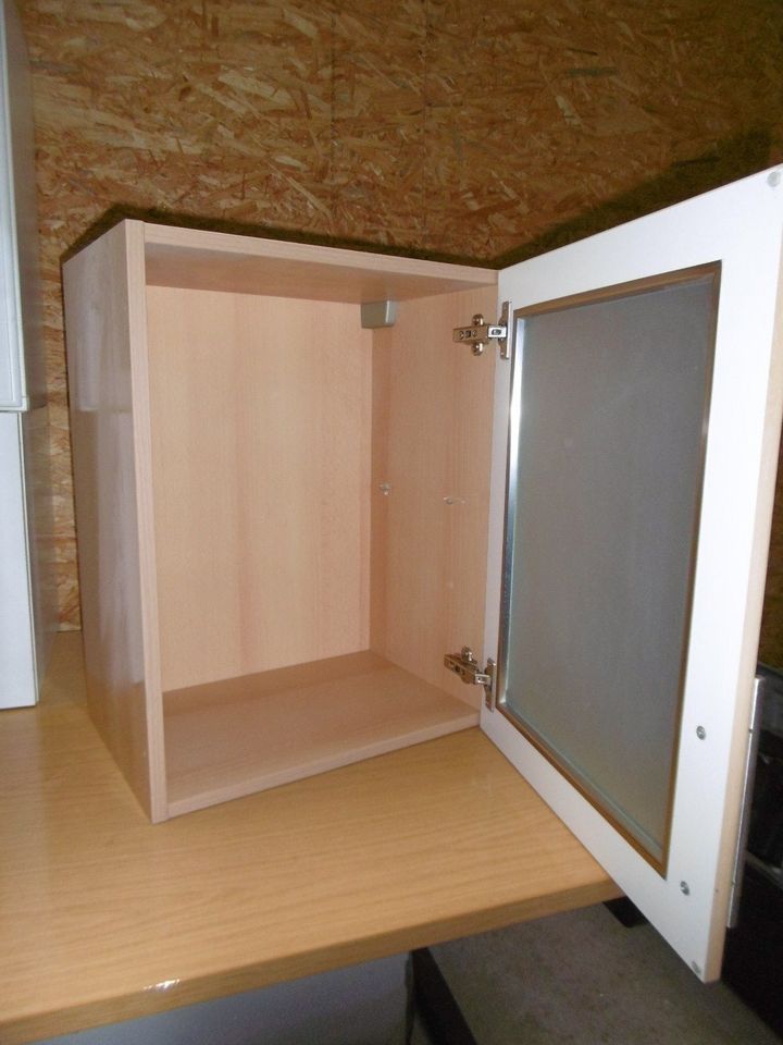 Wandschrank  mit Scheibe in Stadland