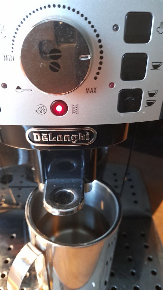 Kaffevollautomat von Delonghi in Hamburg