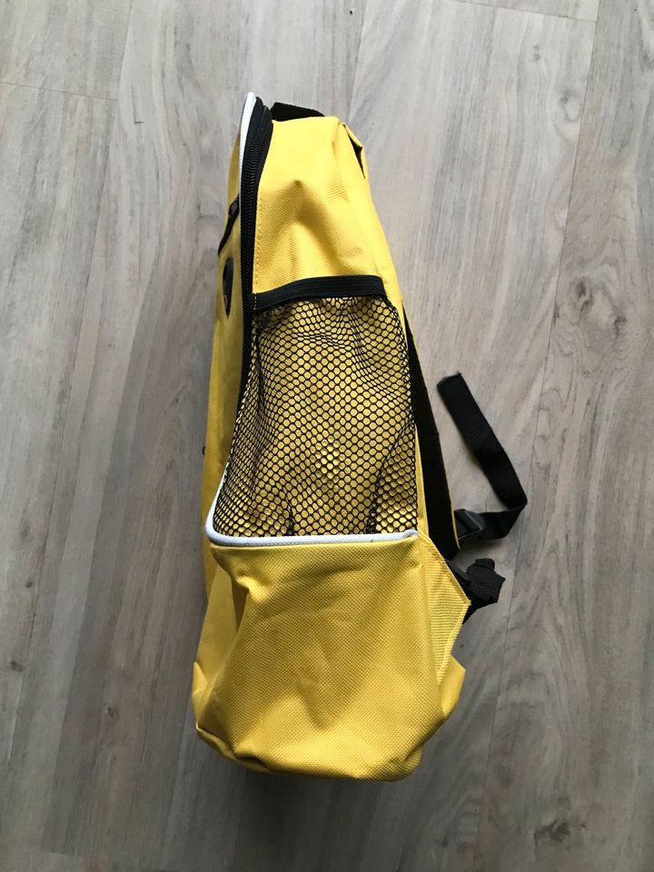 Schöner Rucksack gelb schwarz in Winsen (Luhe)