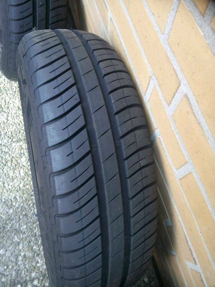 1 kompletter Satz Sommerreifen mit Felgen DUNLOP 185/65 R15 in Lüneburg