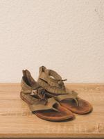 Tamaris Riemchensandalen Zehentrenner Riemen Reißverschluss Gr 37 Bayern - Münchberg Vorschau