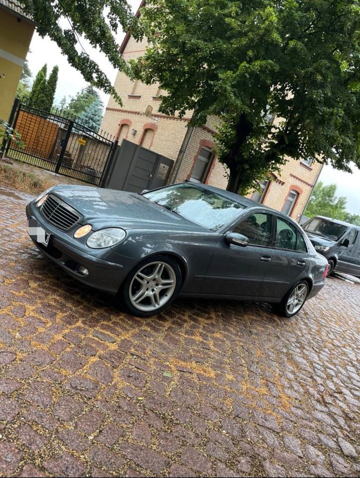 Mercedes E200 CDI/110.000KM/2.Hand/TÜV-12.25/ in Halle