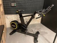 Nagelneu Technogym Skillbike+ Niedersachsen - Aurich Vorschau