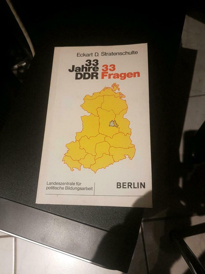 33 Jahre DDR 33 Fragen von 1983 Landeszentrale für politische Bil in Berlin