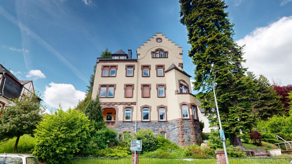 STADTOASE - Zentrumsnahe 4-Zimmer-Wohnung mit idyllischem Gartenanteil in Saarburg in Saarburg
