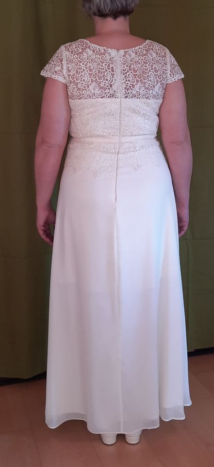 Hochzeitskleid Gr.44/46 in Brandis