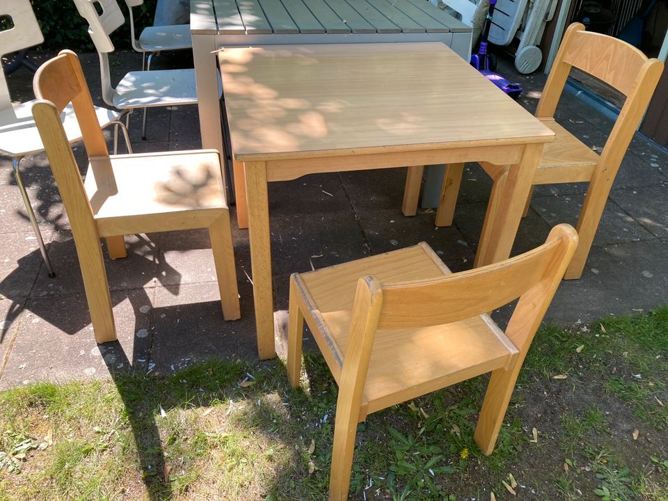 2 Sitzgruppe: 2 Tische und 8 Stühle, Holzmöbel in Berlin