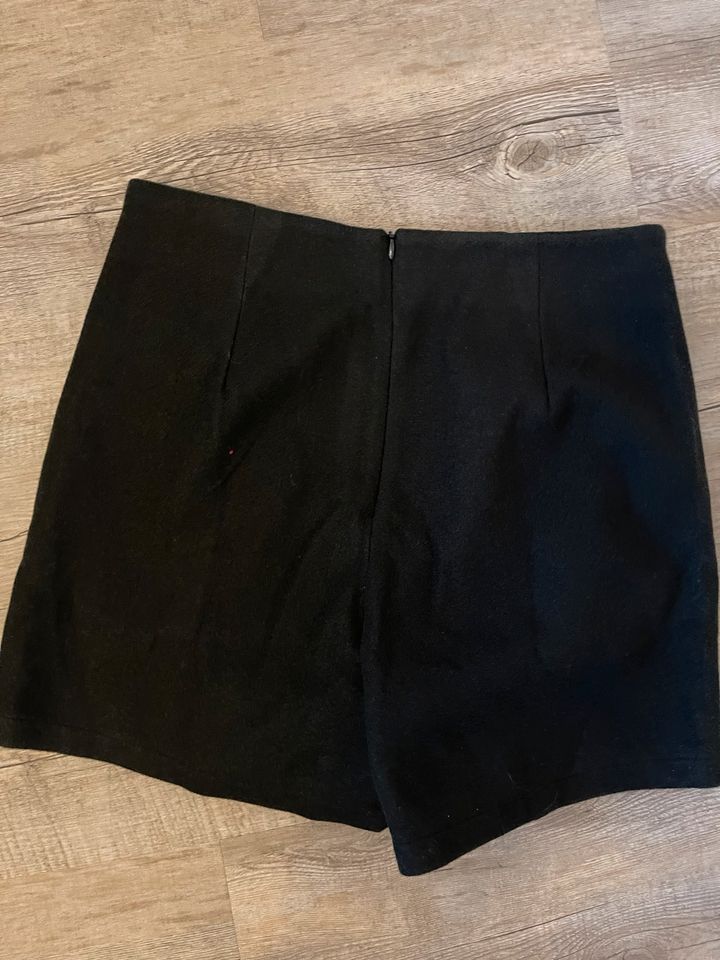 Kurze schwarze Shorts SHEIN Gr.  M neu in Stolberg (Rhld)