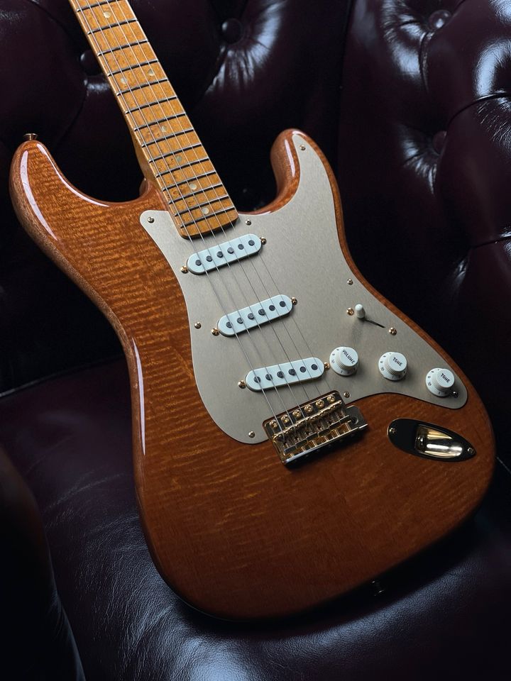 2016 Fender Figured Mahagony Artisan Stratocaster in Kiefersfelden