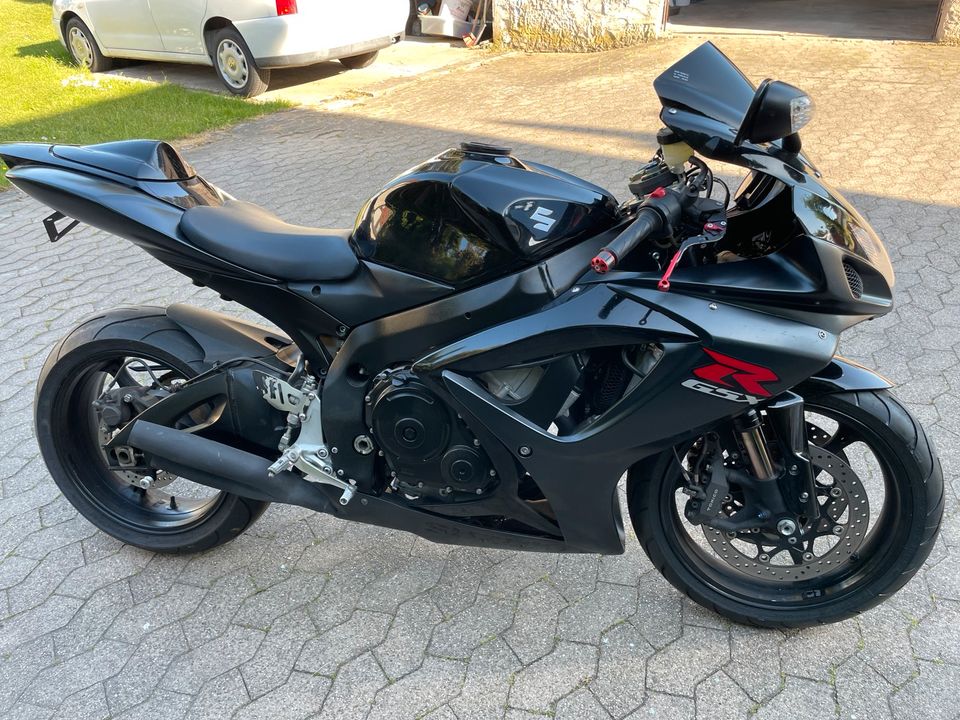 Suzuki GSX R 750 K7 in Heilsbronn