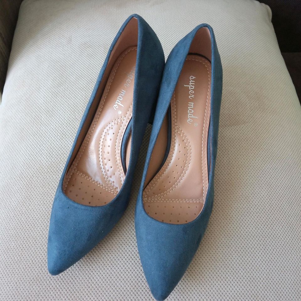 Neue Schöne Schuhe High Heels Blau und Gelb in Dortmund