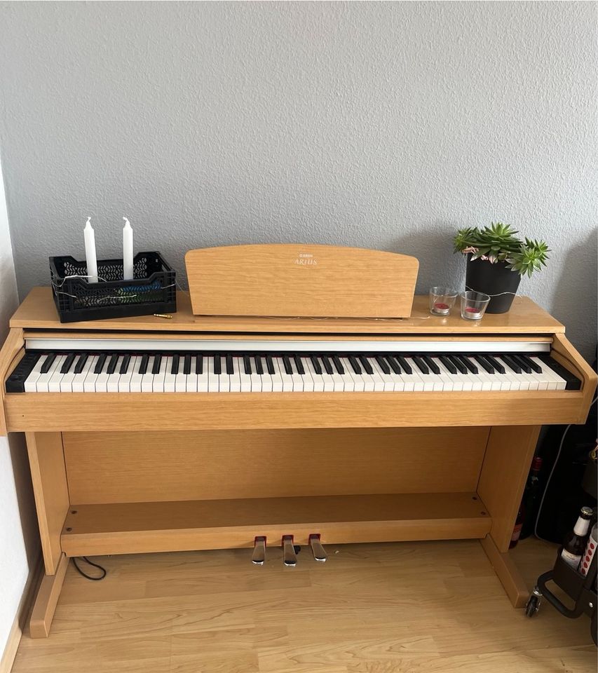 Yahama Arius YDP-140 Digital Piano in Königswinter