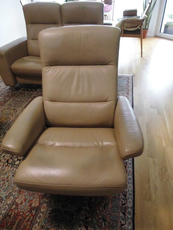 Stressless 2 er Sofa, Sessel und Hocker in Wiesbaden in Eltville