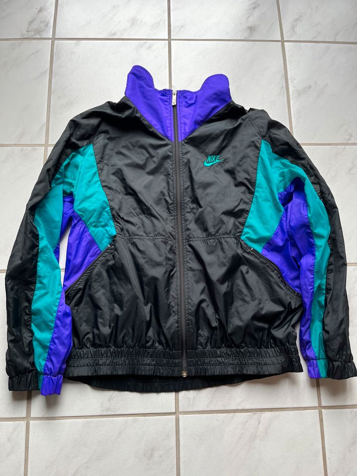 Nike Jacke Retro Vintage Gr. L in Wiesbaden