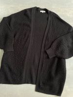 Schwarzer Langer Strickcardigan Missguided Größe 38/40 Nordrhein-Westfalen - Kirchlengern Vorschau