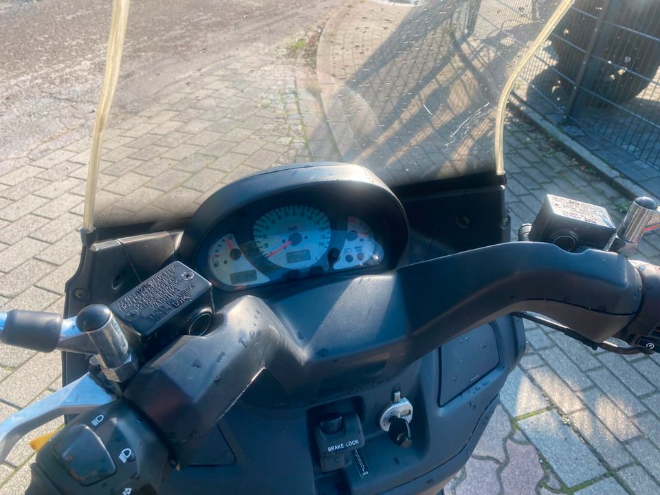 Schöne Gepflegte Suzuki Burgman AN 250 Nur 12389 KM Tüv 09.2024 in Herne