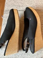 Tommy Hilfiger Sandalen mit Keilabsatz Baden-Württemberg - Lörrach Vorschau