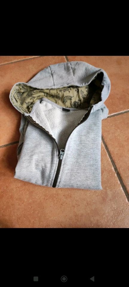 Sweatjacke gr 134/140 in Twist