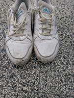 Adidas Herrenschuhe weiß 45.5 45 1/3 Düsseldorf - Eller Vorschau