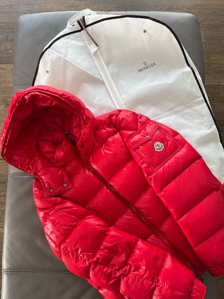 Moncler Jacke Maya in Waltrop