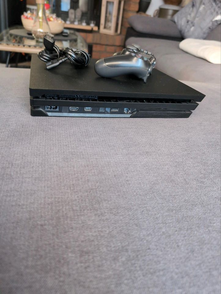 3x Playstation 4 Pro mit 1 T Festplatte in Geilenkirchen