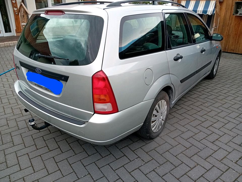 Ford Focus Kombi AHK in Borgholzhausen