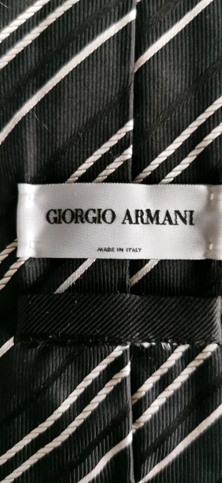 Krawatte Giorgio Armani. 100%Seide. Versandkostenfrei in Schlangenbad