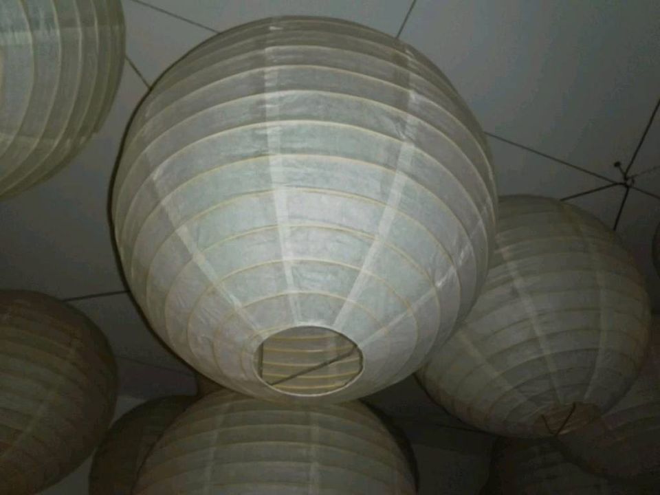 Papierlampen 80er Japanische Ballonlampen Papierkugeln Restposten in Berlin