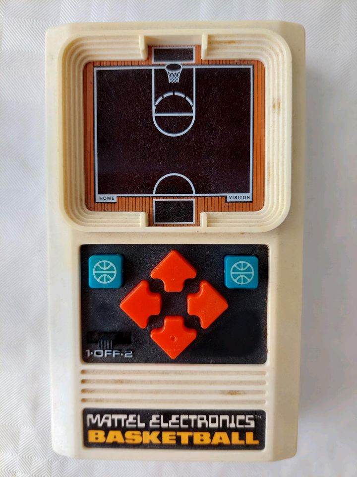 Mattel Electronics Basketball Handheld Game Vintage 1978 in Bergheim