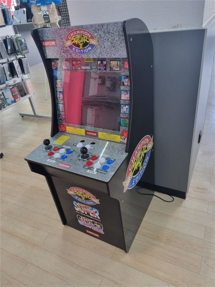 Champion Edition Street Fighter 2 Spielautomat // Defekt in Bielefeld