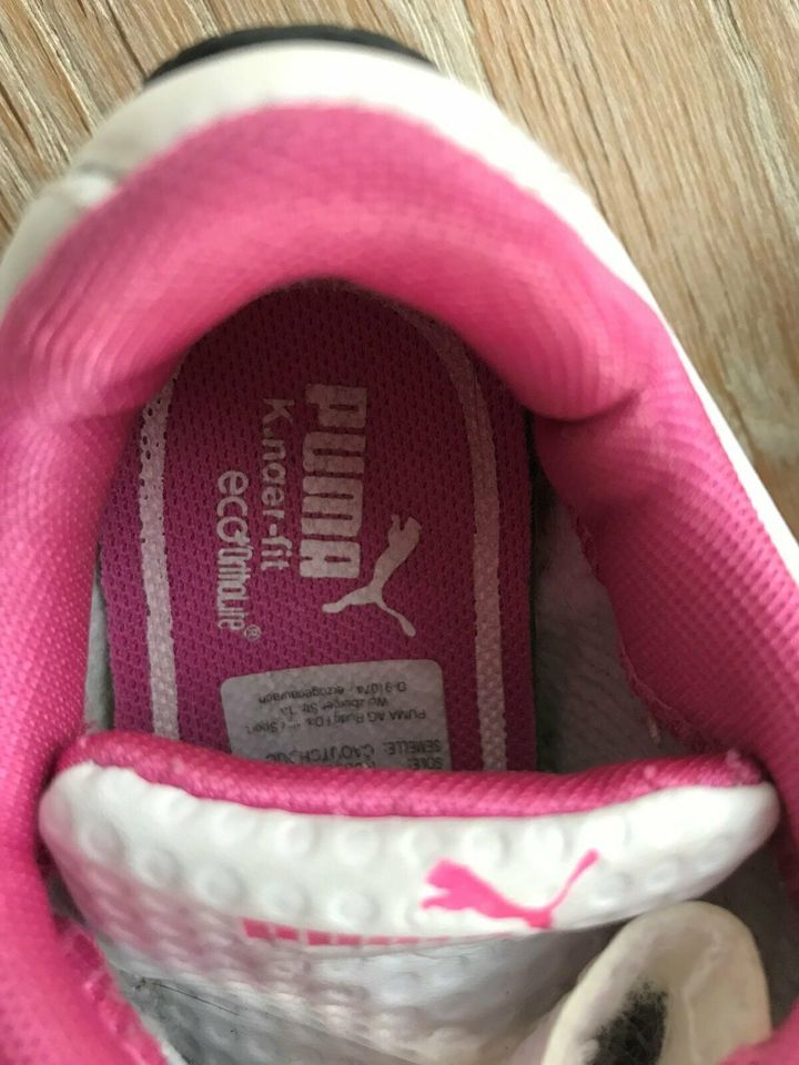 Puma Sportschuhe Turnschuhe f. Mädchen Grösse 23 in Dresden