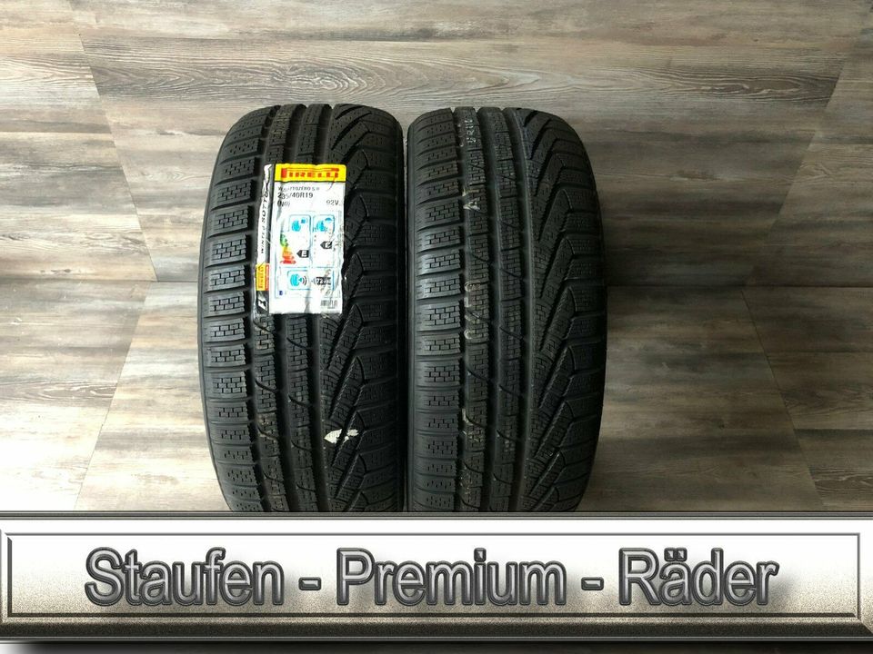 2 Winterreifen Pirelli Sottozero Winter 240 235/40R19 92V Nr.K in Göppingen