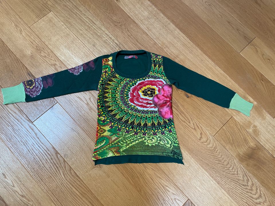 Pullover DESIGUAL Grün Bunt Blume Glitzersteine Gr. S in Leipzig