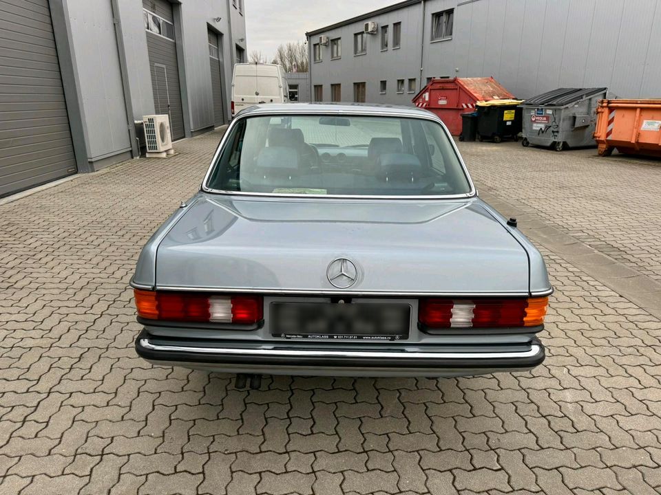Mercedes W123 2.5 Automatik in Berlin