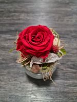 Gesteck vom Floristen mit ewig blühender Rose Valentinstag Sachsen - Wurzen Vorschau